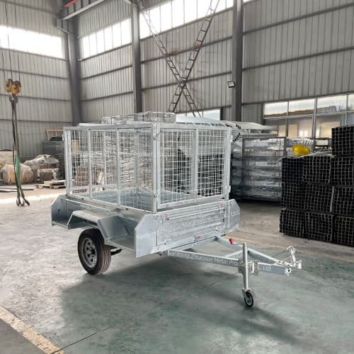 Durable box trailer for cargo and utility transport with high load capacity