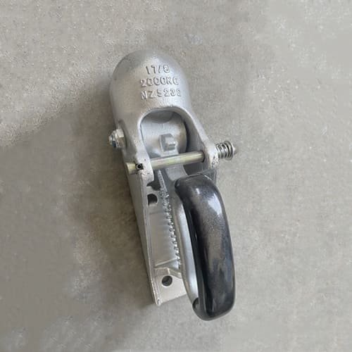 Heavy-Duty Cast Steel Trailer Coupler for Secure Towing