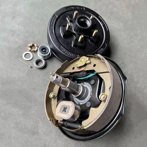 Complete trailer brakes and hubs kit for reliable stopping power