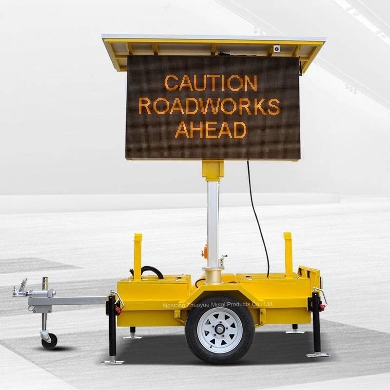 VMS Trailer for Traffic Management with Clear Display of Messaging